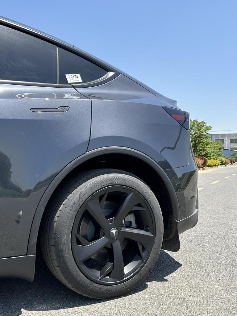 Tesla Model Y Wheel Hub Protective Cover Ring - Full Coverage, Fits Refreshed Version