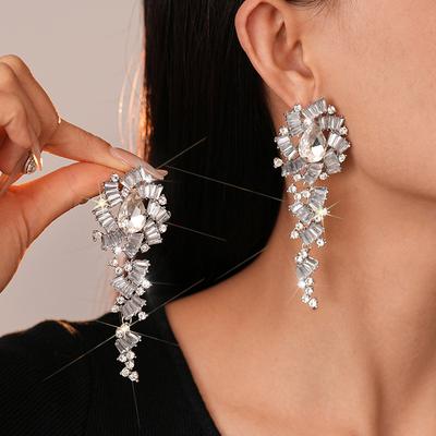 Light Luxury Style Diamond-encrusted Flower-shaped Water Drop Fringed Silver Needle Earrings, European and American Personality Niche Earrings, 