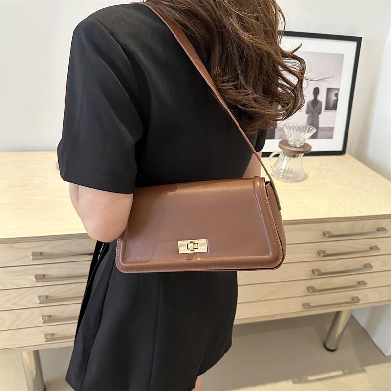 Chic Casual Small Shoulder Bag For Women In Stylish Solid Colors Perfect For Spring Summer Fashion