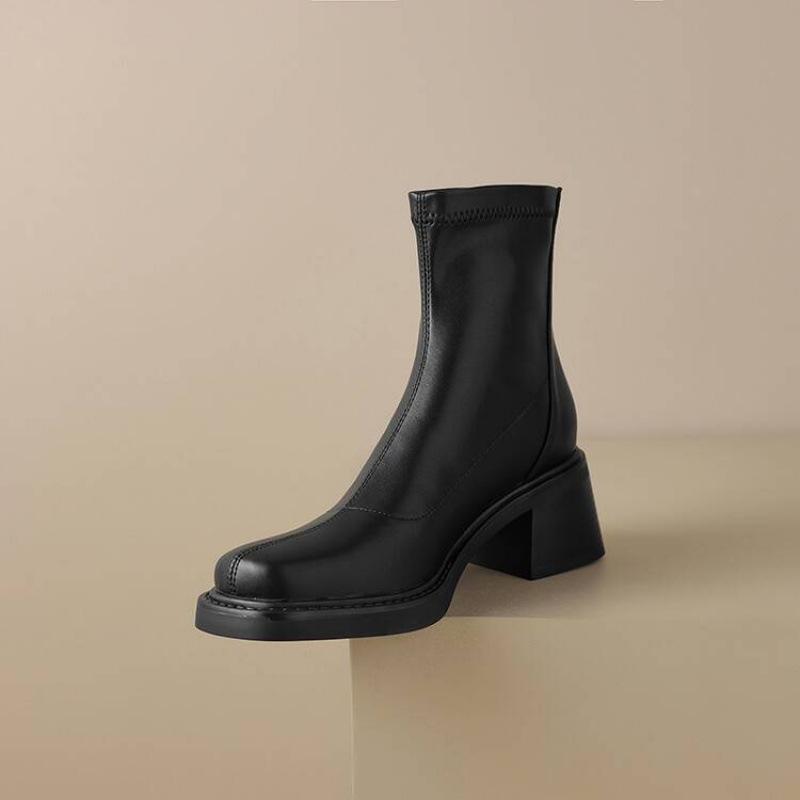 

Корейская версия удобных полусапог с круглым носком, женские ботинки на толстой подошве с нескользящей подошвой большого размера, осенне-зимние полусапоги на среднем каблуке с задней частью 39 чёрный