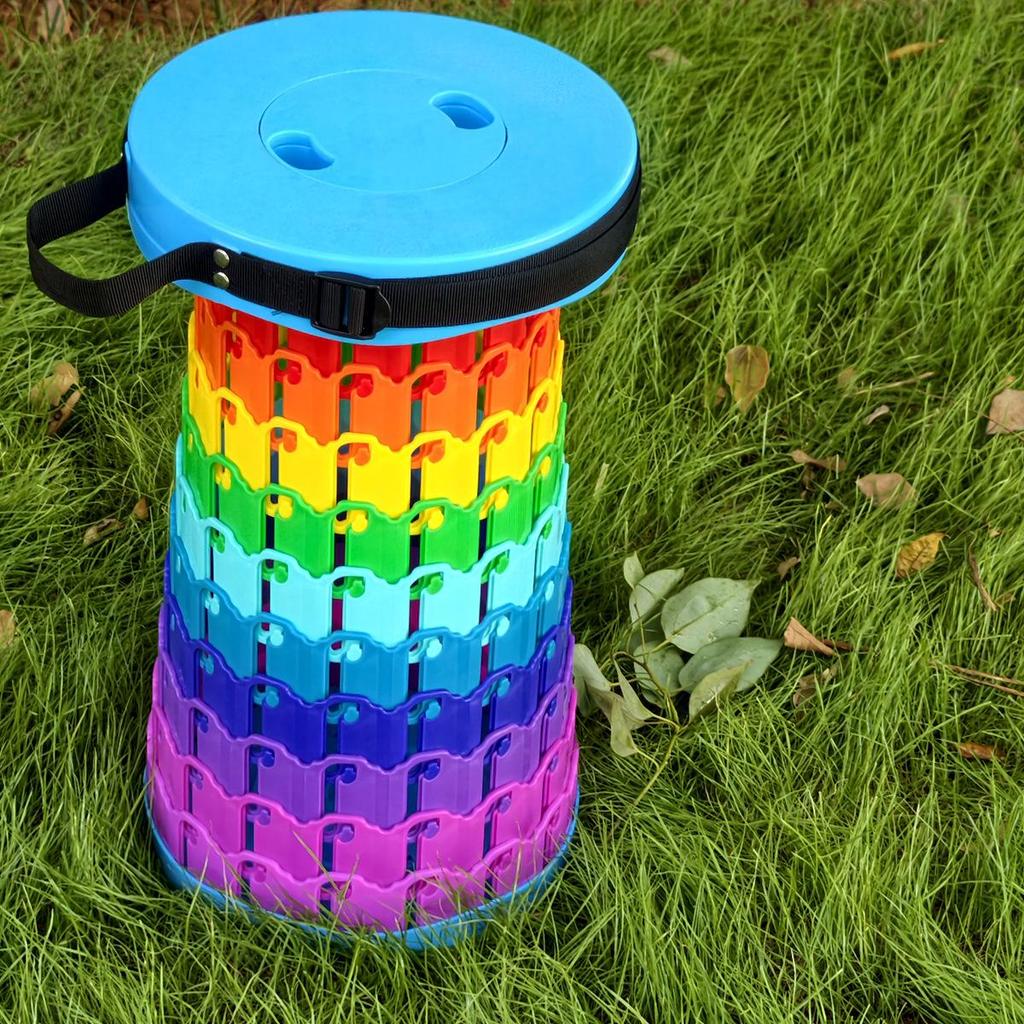 Collapsible Round Plastic Stool for Outdoor, Home, and Travel Use - Ideal for Sketching and Compact Storage.