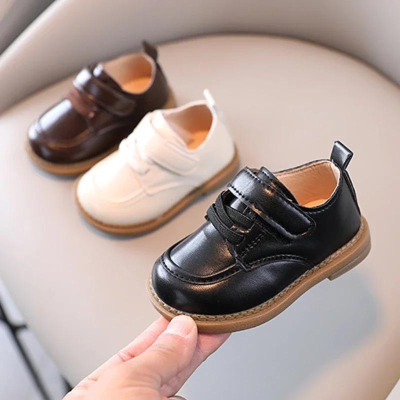 Bequeme Babyschuhe Neue vielseitige trendige Jungenschuhe Weiche Sohlen Lässige einfache Lederschuhe Klassische exquisite tägliche Babymädchenschuhe