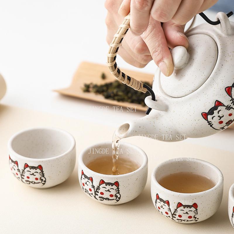 Ceramic Lucky Cat Teapot with One Pot and Four Cups Portable Chinese Kung Fu Tea Set