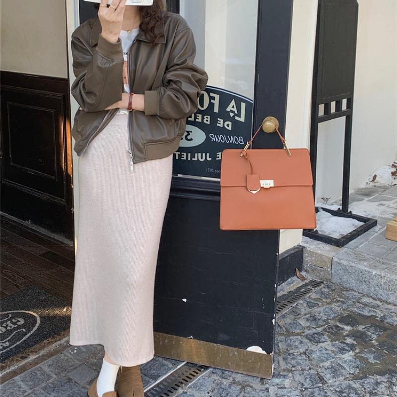 

Трикотажна спідниця-напівспідниця, середньої довжини, із завищеною талією, відкритого А-силуету, спідниця із затягнутими сідницями One Size бежевий