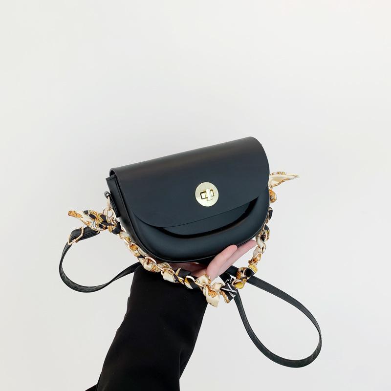Fashion Texture Versatile Lock Small Bag Women'S Spring Foreign Style Saddle Bag Women
