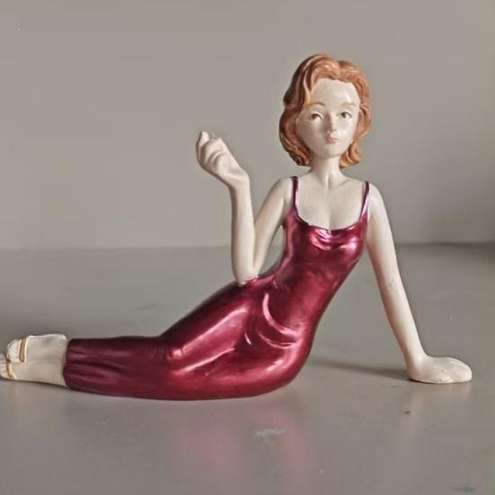 Handcrafted Sculptural Women Aroma Figurine Elegant Lady Figurine Incense Stick Holder Resin Meditating Lady Aromatherapy Statue for Living Room