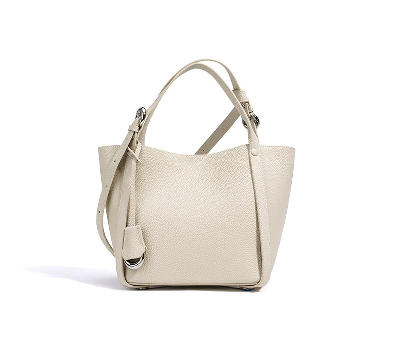 2025 New Niche Design Handbag Leather First Layer Large Capacity Fashion Handbag Commuter Vegetable Basket Women's Bag