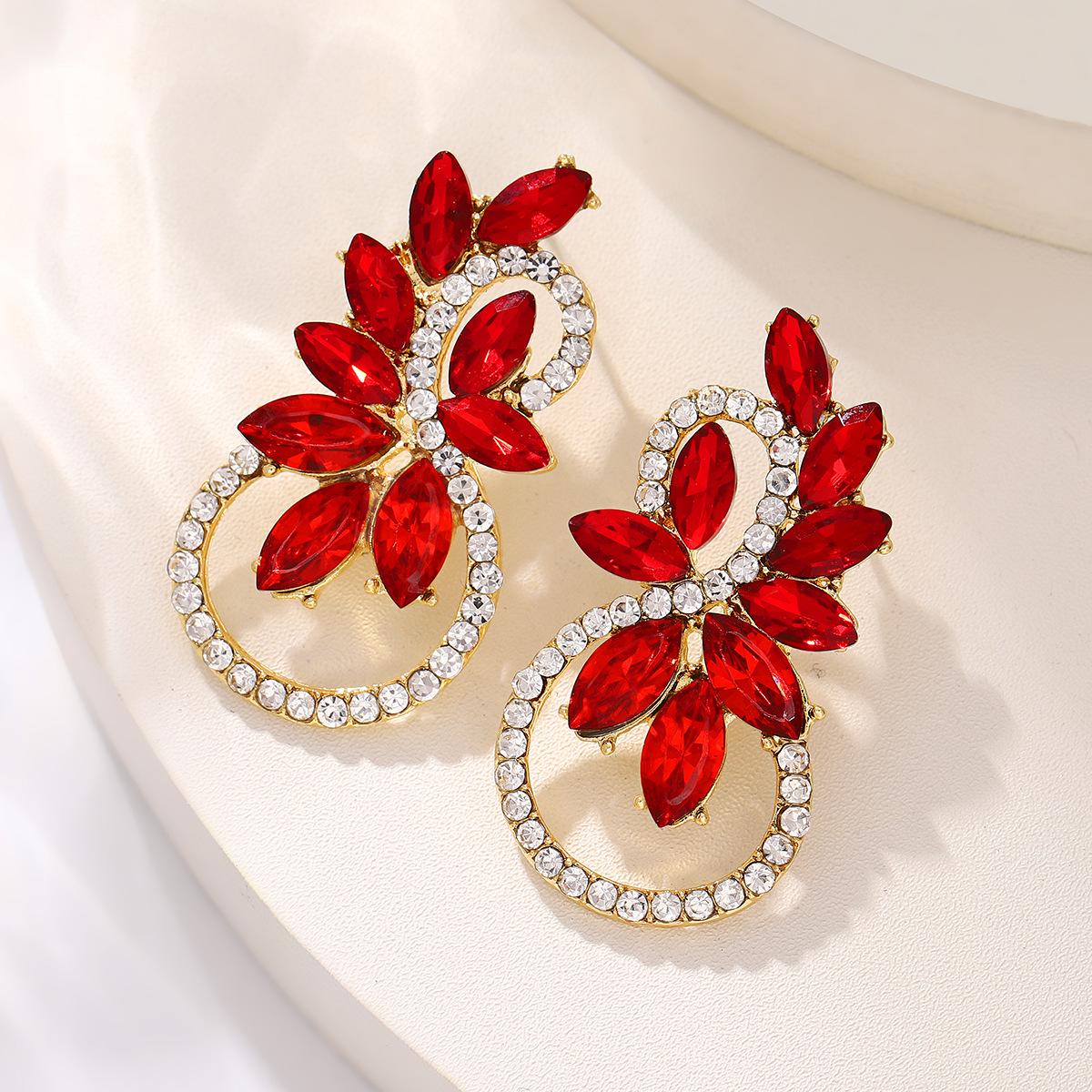 

Vintage Royal Lucky Figure 8 Geometric Stud Earrings For Women Luxury Colorful Crystal Full Diamond Flower Party Earrings красный