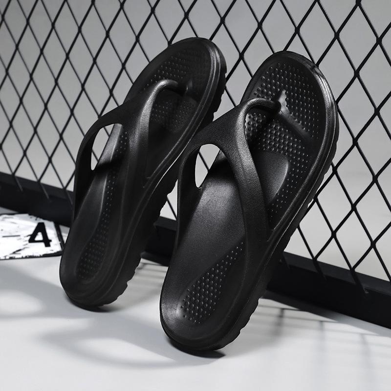 

Feet stepping on shit slippers flip-flops men s slippers no large size men s flip-flops new in summer 2025 36 чёрный