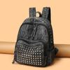 Mochila com Rebites Mochila Punk de Brim