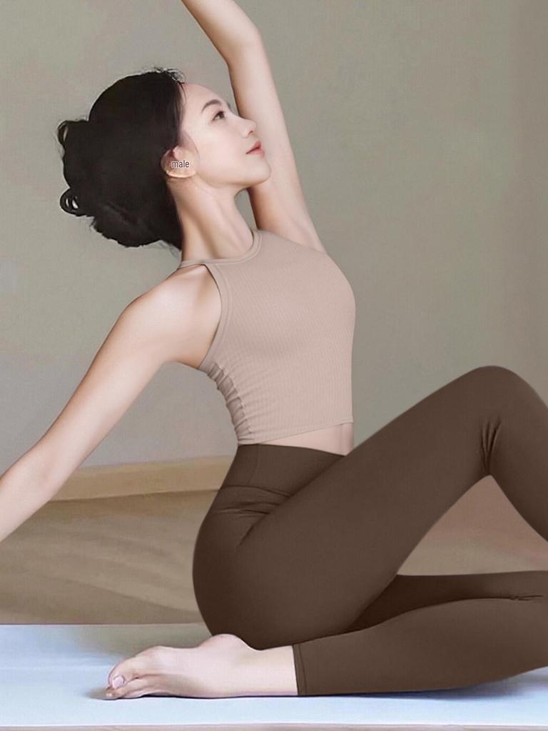 2026 Women's High-End Yoga Set with Integrated Cup Sports Vest