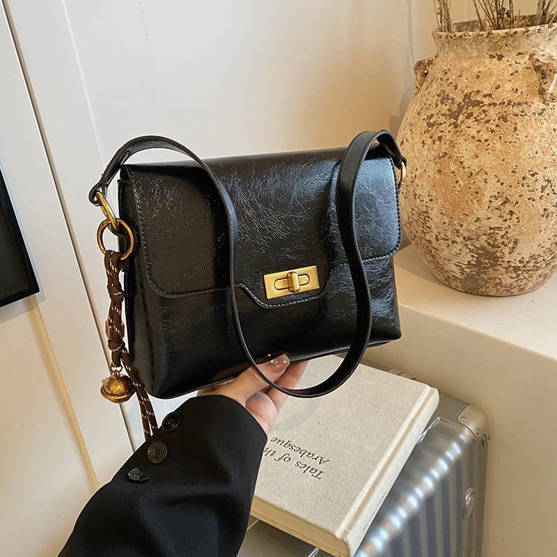Small Bag Women's Fashion Versatile New Retro Shoulder Messenger Bag Niche Commuter Small Square Bag