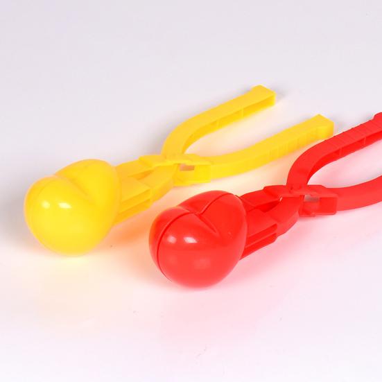 Snowball Maker Snow Ball Toys with Handle Plastic Snowball Claw Tool for Outdoor Indoor Winter Fun Sandcastle Building