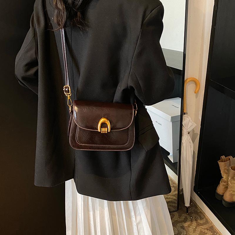 Oil Wax Leather Retro Shoulder Bag - Women's Small Square Bag for Spring 2025 Festival Fashion.