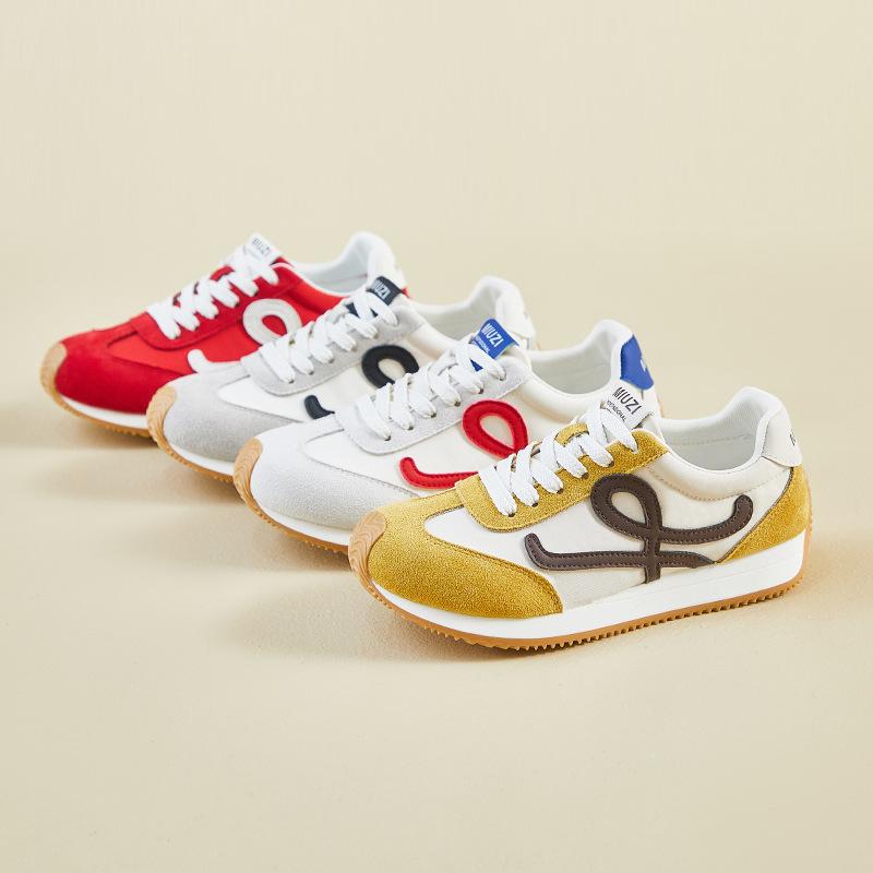 New Women Casual Sport Shoes Beautiful Flat Skate Shoes Comfortable Lace-up Sneaker