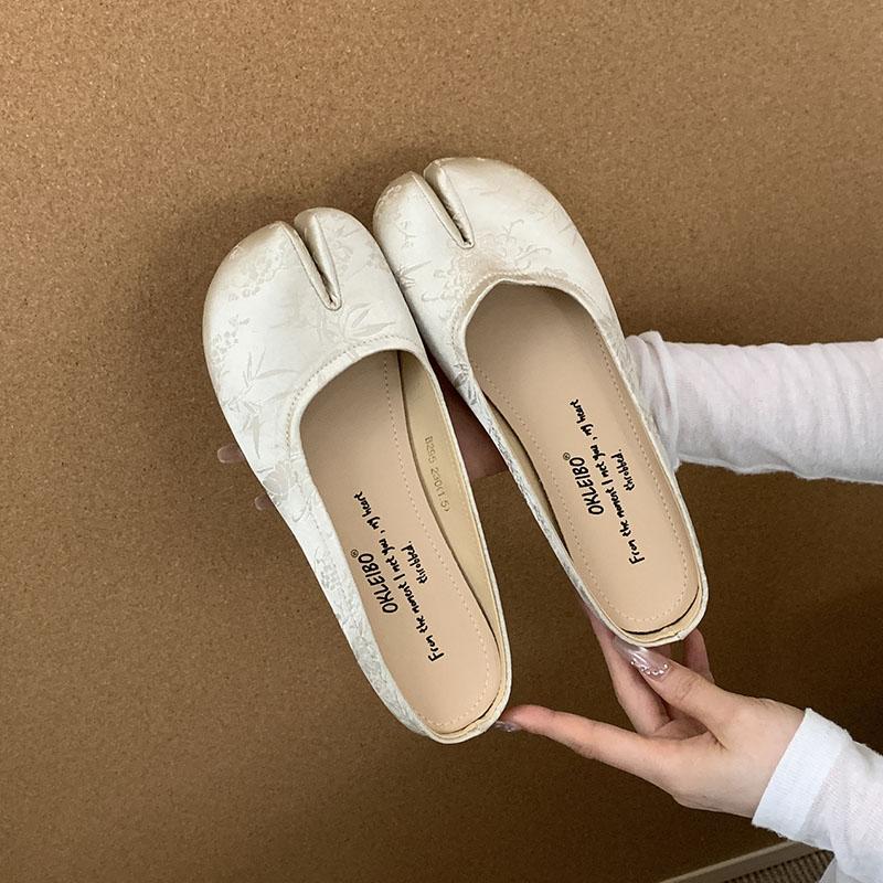 Fashion Strange Toe Fashion Silk Ladies Flats Slippers Shoes Sandals Female Shallow Footwear Flats Slippers Shoes For Women Mules