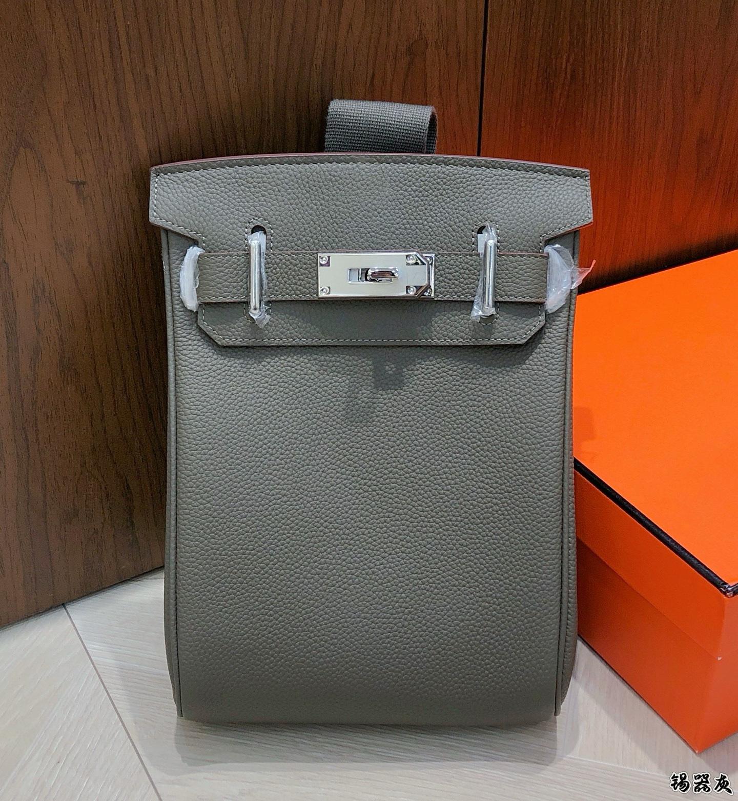 

2025 Новый Нагрудный Сумка Маленький ADO На Одно Плечо Через Плечо Кожаный Женская Сумка Верхний Слой Коровья Кожа Большая Вместимость Дорожная Сумка-Рюкзак 17*26*8cm