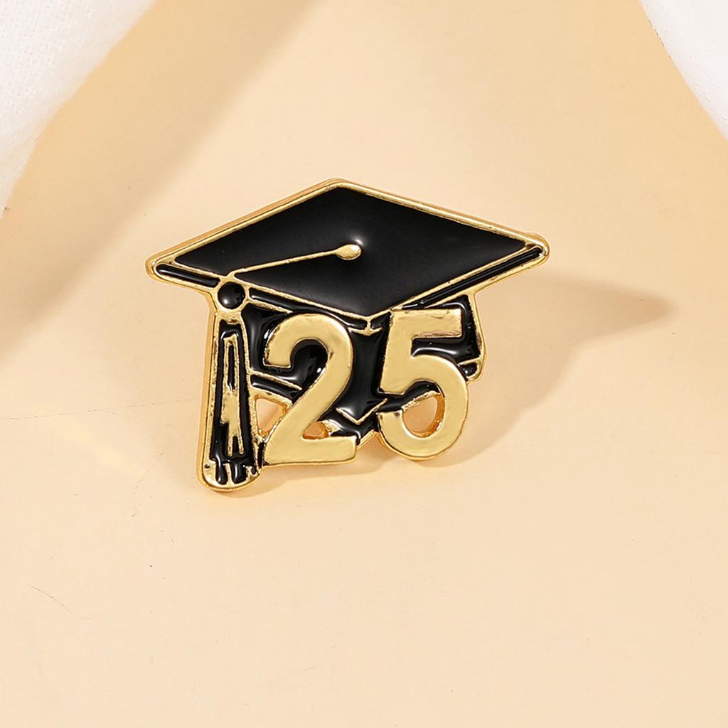 Premium Alloy Graduation Hat Brooch Classic Graduation Hat Brooch for Alumni Gatherings and Keepsake Collections