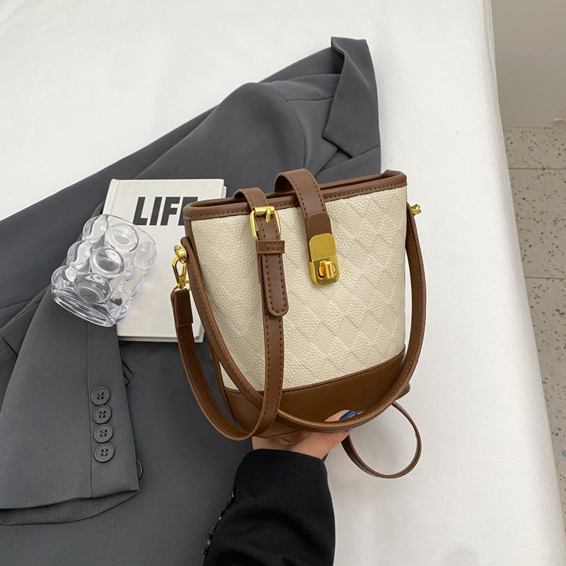 Advanced Sense of Foreign Style Small Bag 2025 New Women's Bag Popular Popular Versatile Messenger Bag Single Shoulder Underarm Bucket Bag