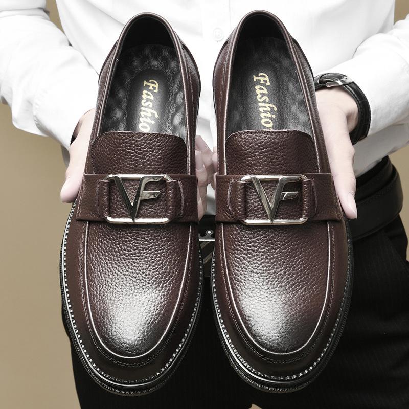 

Men s shoes 2025 summer new men s outdoor travel one-pedal casual shoes fashionable, simple and convenient trendy leather shoes 44 коричневий