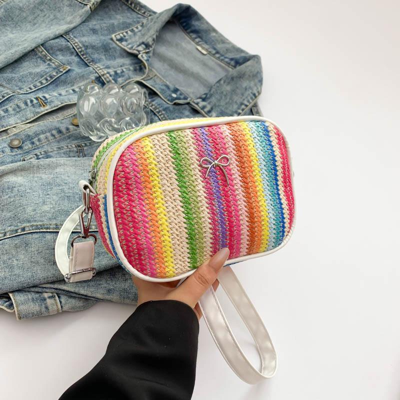 

Elegant 2024 Summer Fashionable Small Square Bag For Daily Use In Soft Pu Material білий