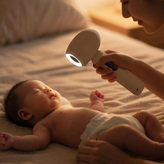 Kabelloser Haartrockner mit Ladestation 3-stufig einstellbarer Mini-Haartrockner USB-wiederaufladbar Sanfter Luftstrom Tragbarer Reise-Elektro-Föhn