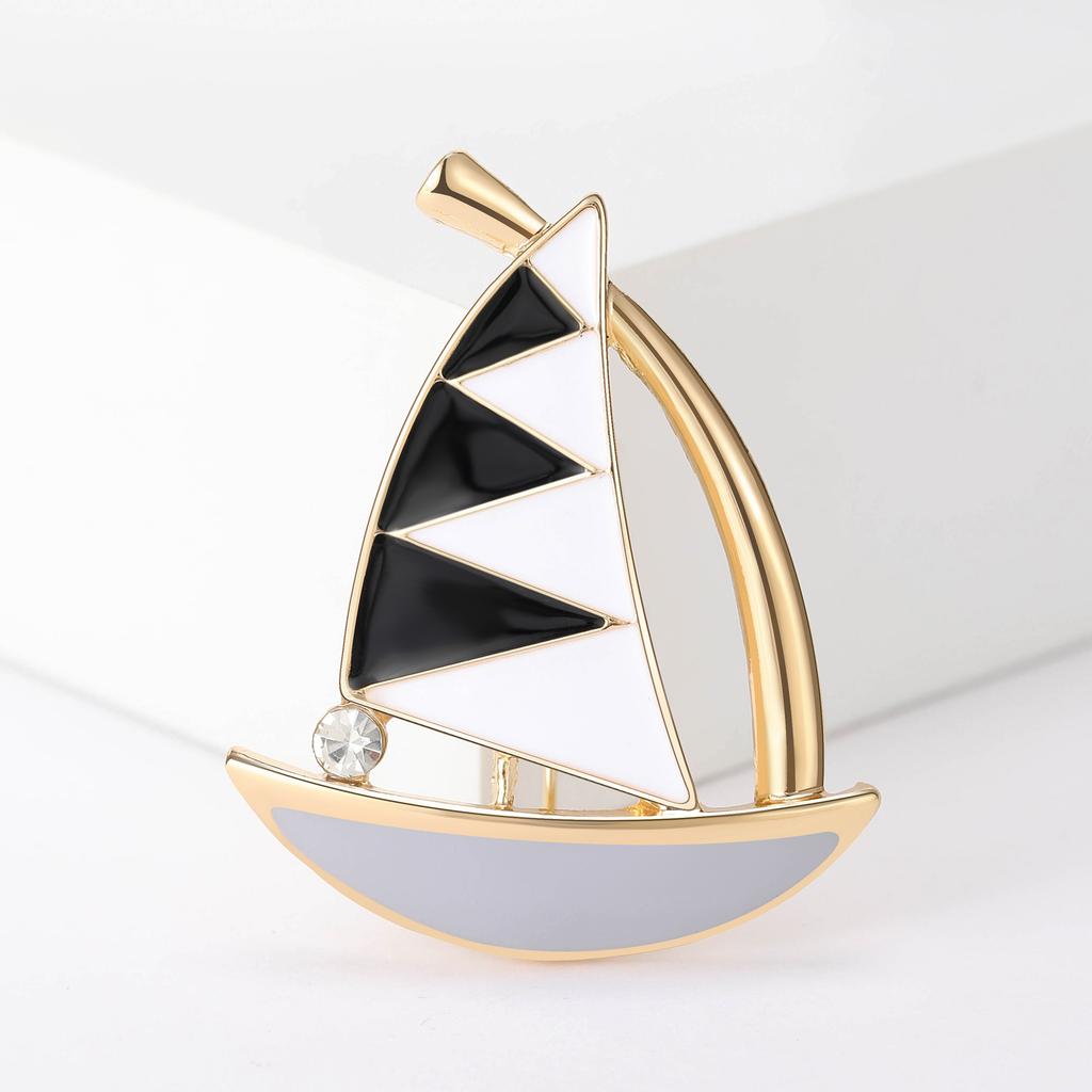 Modische Emaille Segelboot Broschen für Damen Strassstein Transport Pins Event Party Neue Geschenke Dekoration Kleidung Accessoires