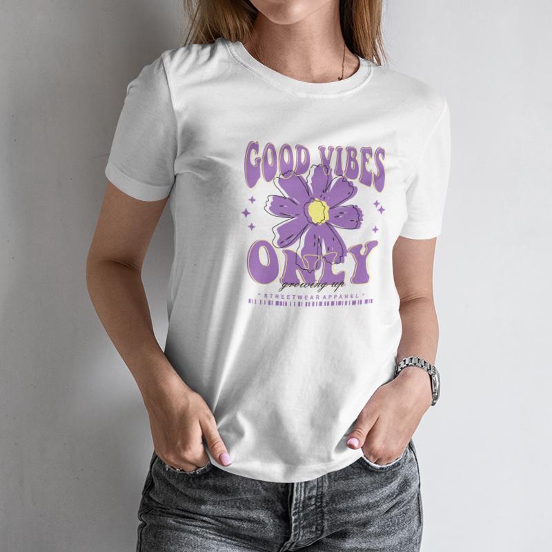 Moderna and Attractive: Elegant Women's Short Sleeve T-shirt: Good Vibes Only Flower Print for a Stylish Look