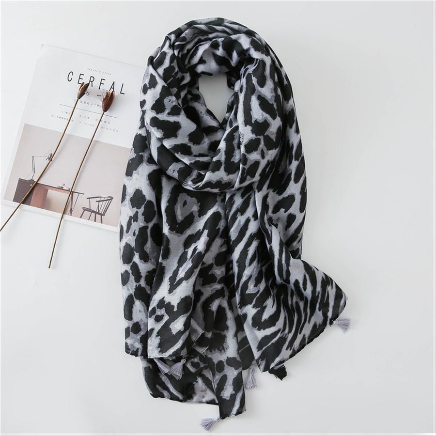 

Classic Fashion Leopard Print Scarf Winter Spring Long Length Versatile Women s Korean Style Cotton Linen Scarf Wrap Shawl сірий колір
