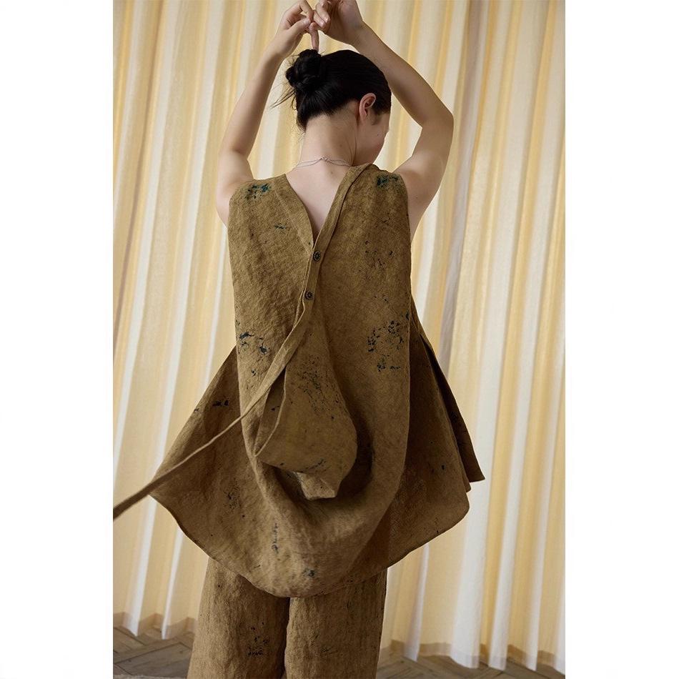 Autumn Origami-Inspired Sleeveless Linen Top with Mottled Texture