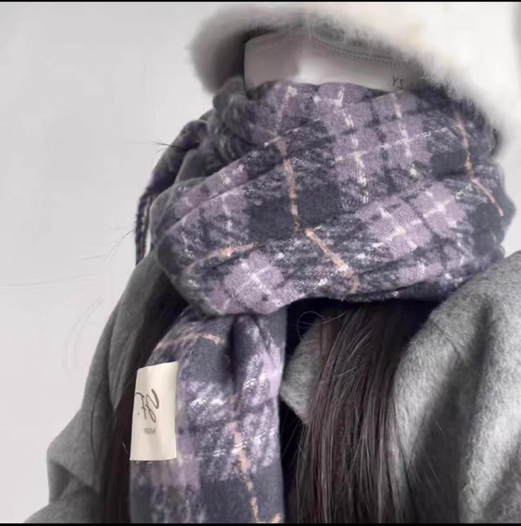 Christmas atmosphere New red plaid scarf Women's winter versatile thickened senior sense Students keep warm