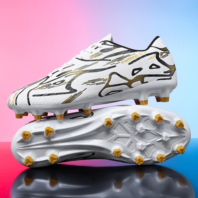 New Men Soccer Shoes Sport Training Football Boots Soft Ultralight Breathable Professional Sneakers Unisex Grass Cleats Match