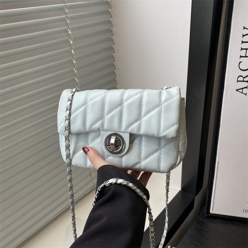 Новая модная однотонная эстетичная сумка-цепочка женская весенняя простая нишевая темпераментная повседневная наплечная сумка-мессенджер синий