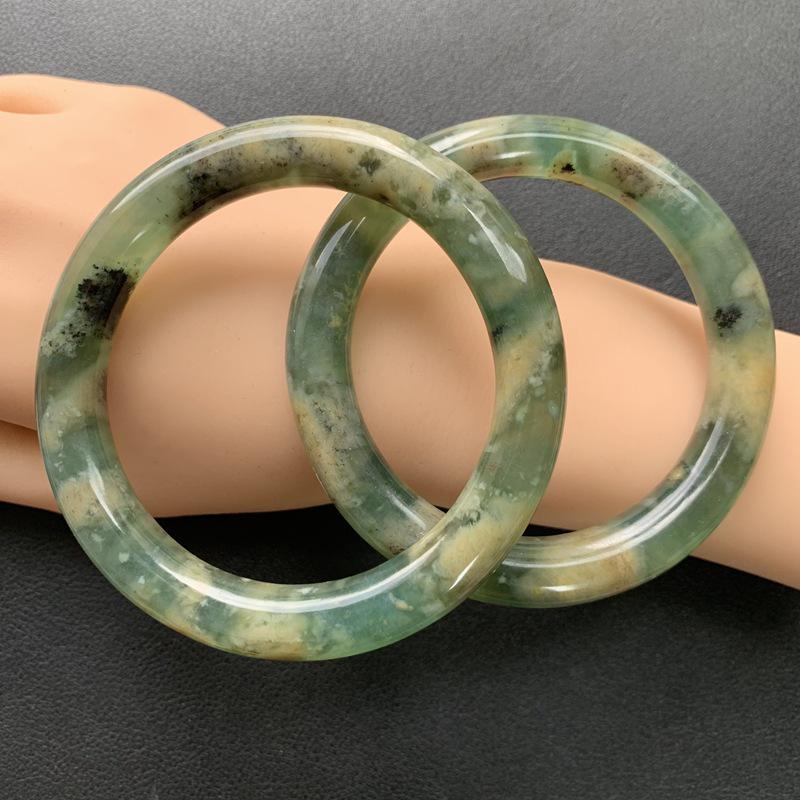 Xiuyan Jade Bracelet: Earth Blue Tiger Skin Orchid, Ice Blue Round 62/63