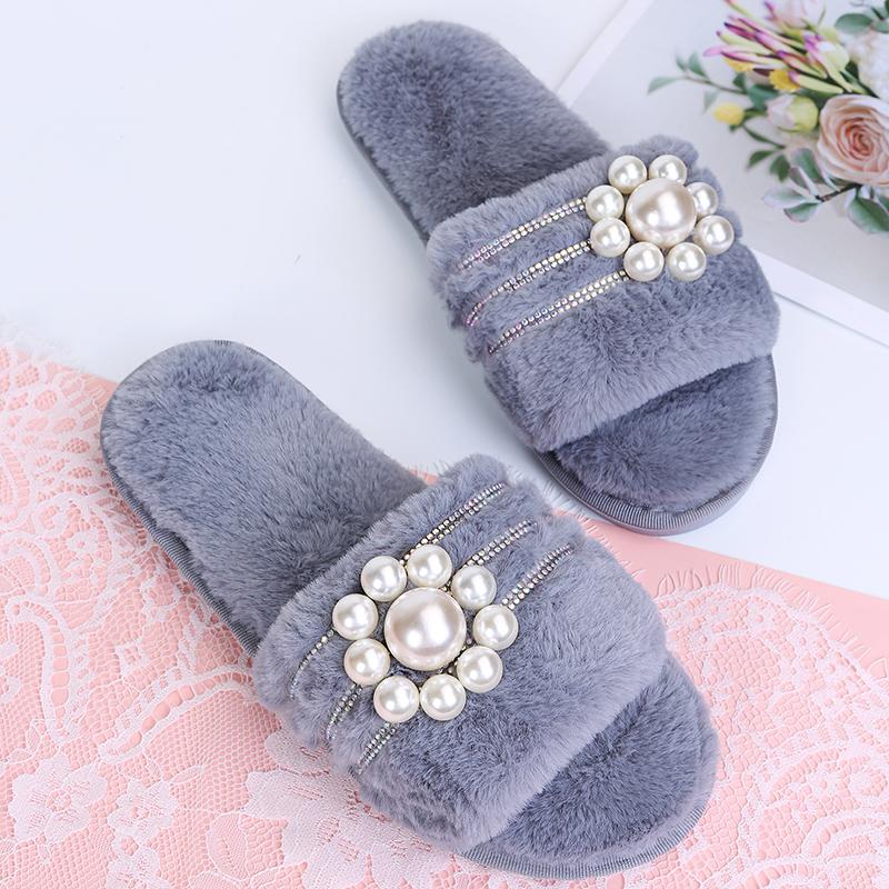 Fashion Fashion Pearl Decor Fur Slippers for Women Winter Warm Flat Indoor Home Slippers Woman Rhinestones Open Toe Plush Slides Sandals