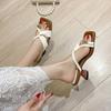 Retro Dreifach-Riemen Halbschuh Sandalen Damen Hoher Absatz Geformter Absatz Außen Urlaub Lässig