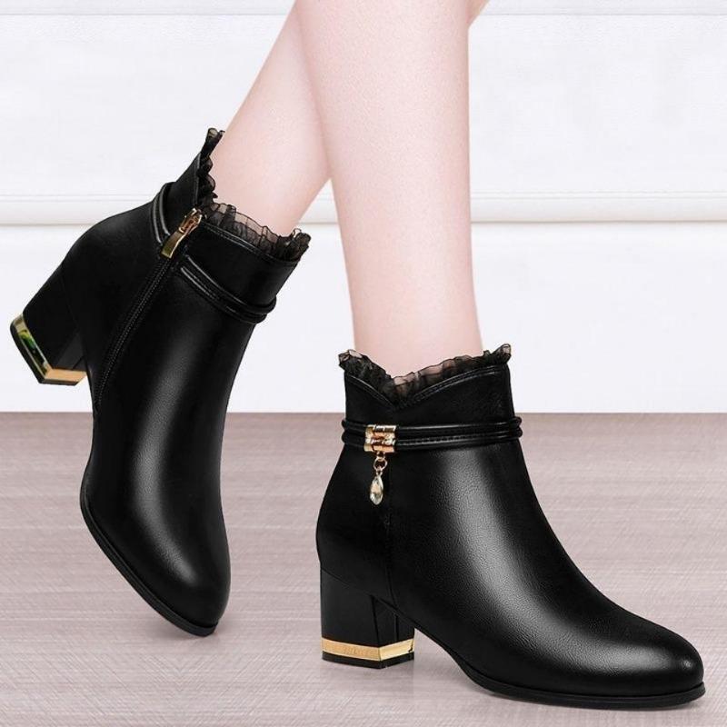 Top Layer Soft Leather Ladies Ankle Boots Fashion Thick Heel Pointed High Heel Lace Ankle Boots