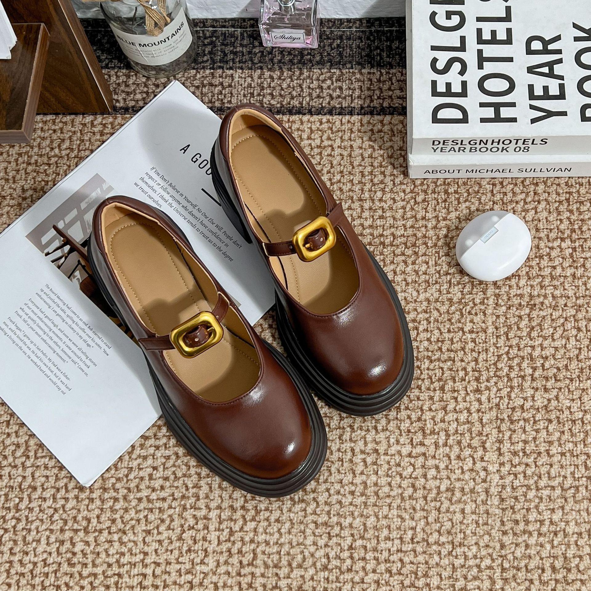 

2025 summer new French Mary Jane small leather shoes women s soft leather retro British style loafers women s comfortable soft sole 34