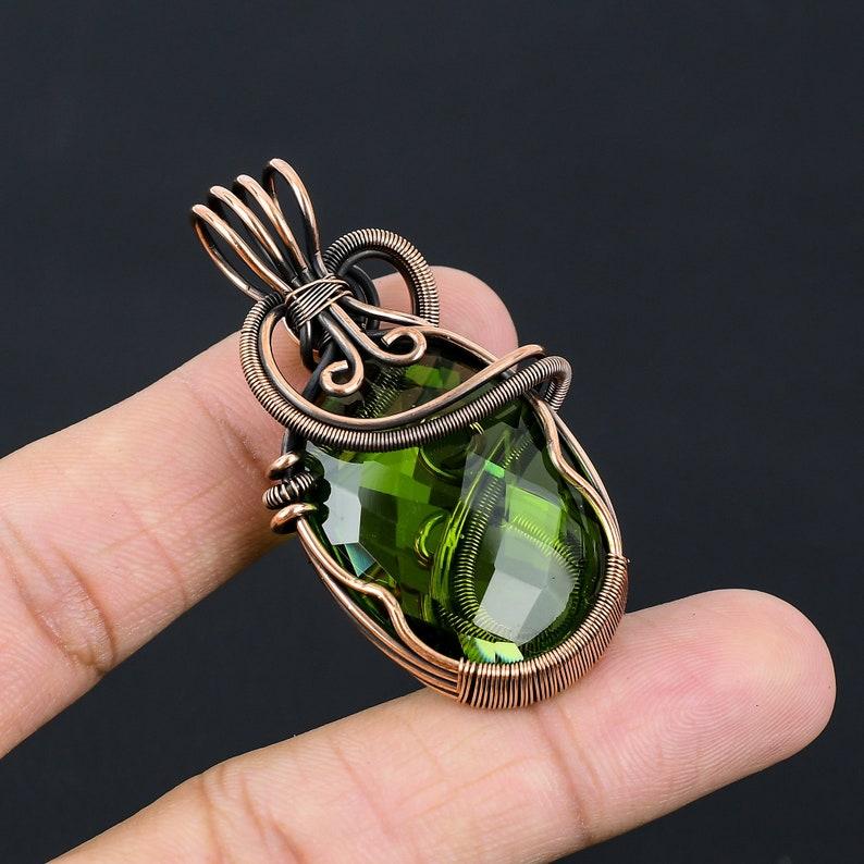 Pendentif Péridot Pendentif Enveloppé de Fil de Cuivre Pendentif Pierre Précieuse Péridot Bijoux en Cuivre Pendentif Fait Main Bijoux Péridot Cadeau Pour Elle Mère