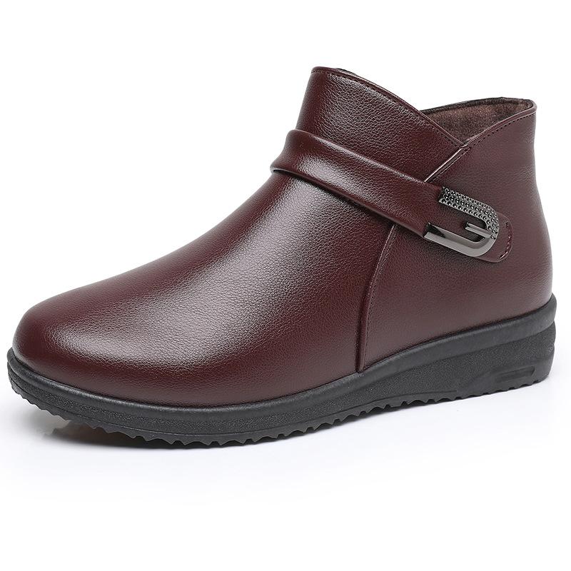 Mom's Winter Velvet-Lined Non-Slip Short Boots: Soft-Soled Leather Snow Boots for Middle-Aged & Elderly Women