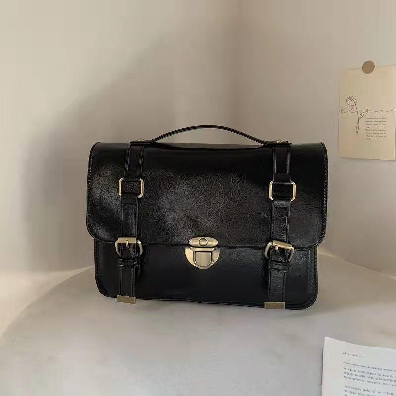 Винтажная черная сумка-мессенджер для женщин — фото 8