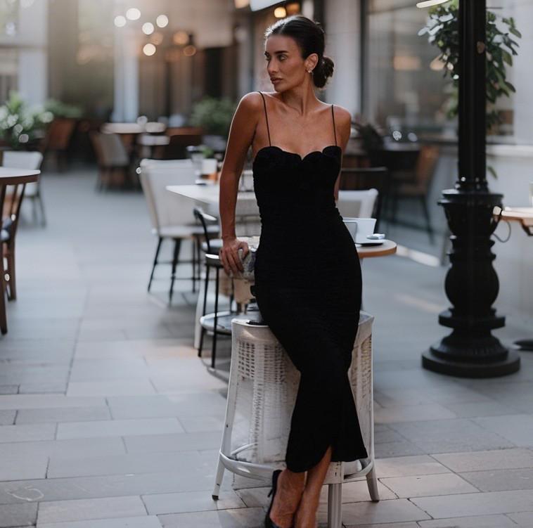 Schwarzes trägerloses gerafftes hochtailliertes Abendkleid - Europäischer und amerikanischer Stil Damen langes Kleid