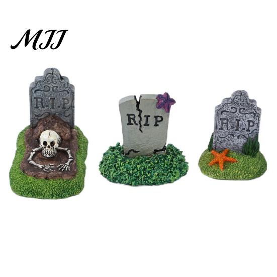 Halloween Graveyard Signs Tombstones Yard Signs, Realistic Outdoor Bonsai Scene Layout Lawn Decorations for Horror Party Garden Cracked Skull Decor