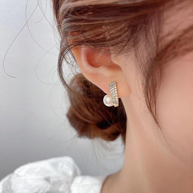 Elegant Pearl & Diamond Ear Clips - Double Layer, Silver Needle, Minimalist Studs for Women.