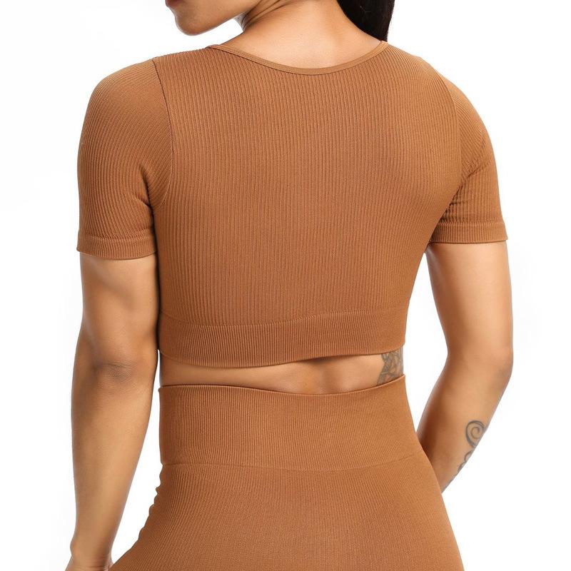 European & American Seamless Knitted Yoga Set: Peach Butt Sports Shorts & Short Sleeve Bra Vest for Summer Fitness