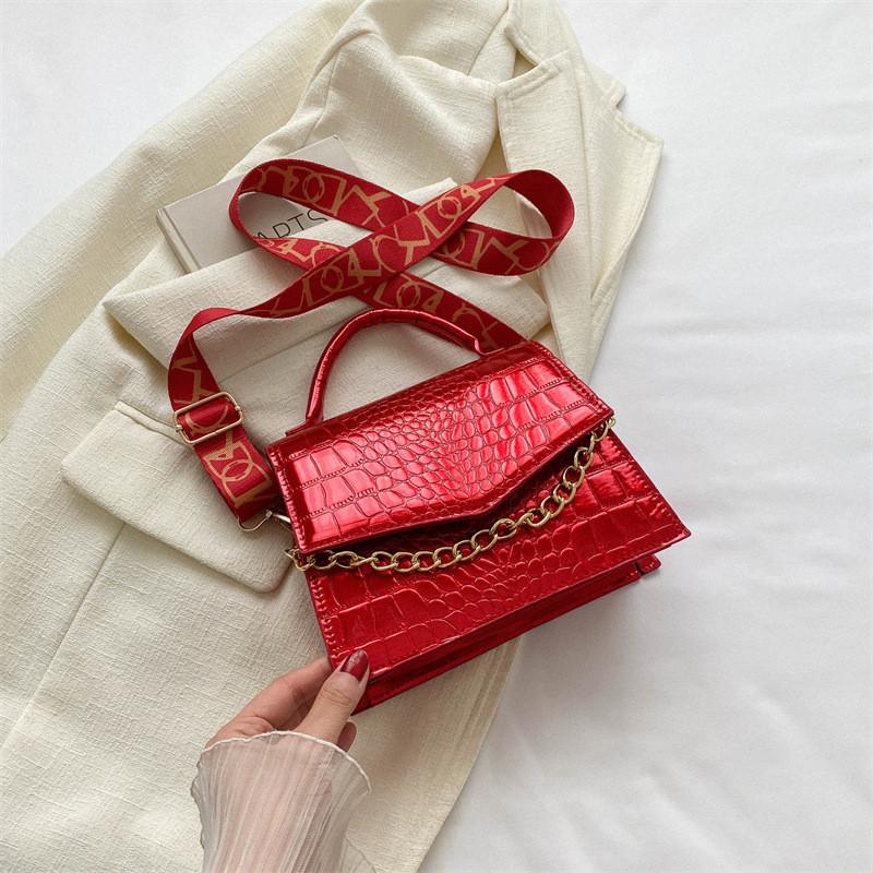 New Arrival Chic Single Shoulder Crossbody Bag With Magnetic Buckle Closure красный