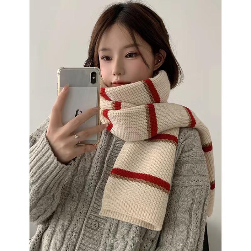 Gentle and versatile beige wool scarf women's winter warm Japanese contrasting color Christmas gift knitted scarf ins wind