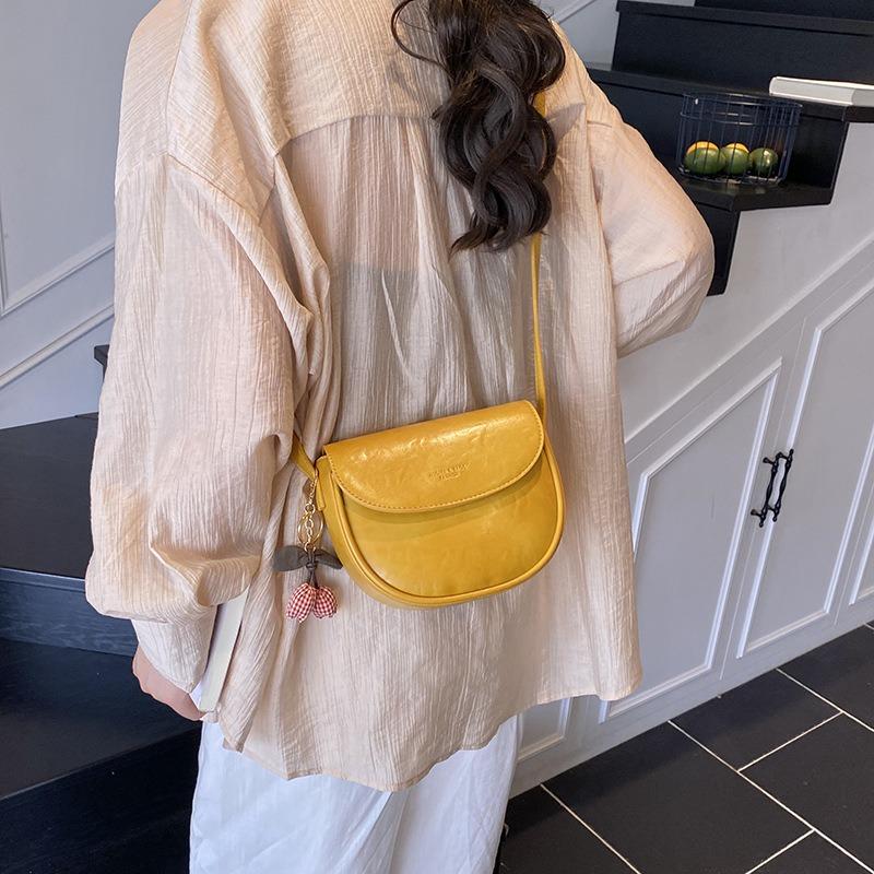 Premium Sense Saddle Bag Bag Women's New Trendy Fashion Versatile Shoulder Bag Retro Versatile Messenger Bag