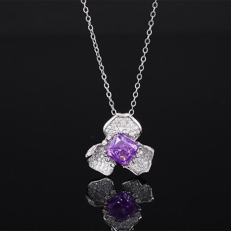 

Осенне-зимние украшения Высокоуглеродистый бриллиант Огранка «Ледяной цветок» Медь Инкрустация Лепестки Подвеска Легкая роскошь Женский Основной камень 8 * 8