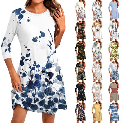 Vestido corto de manga tres cuartos con cuello redondo y estampado informal a la moda para mujer
